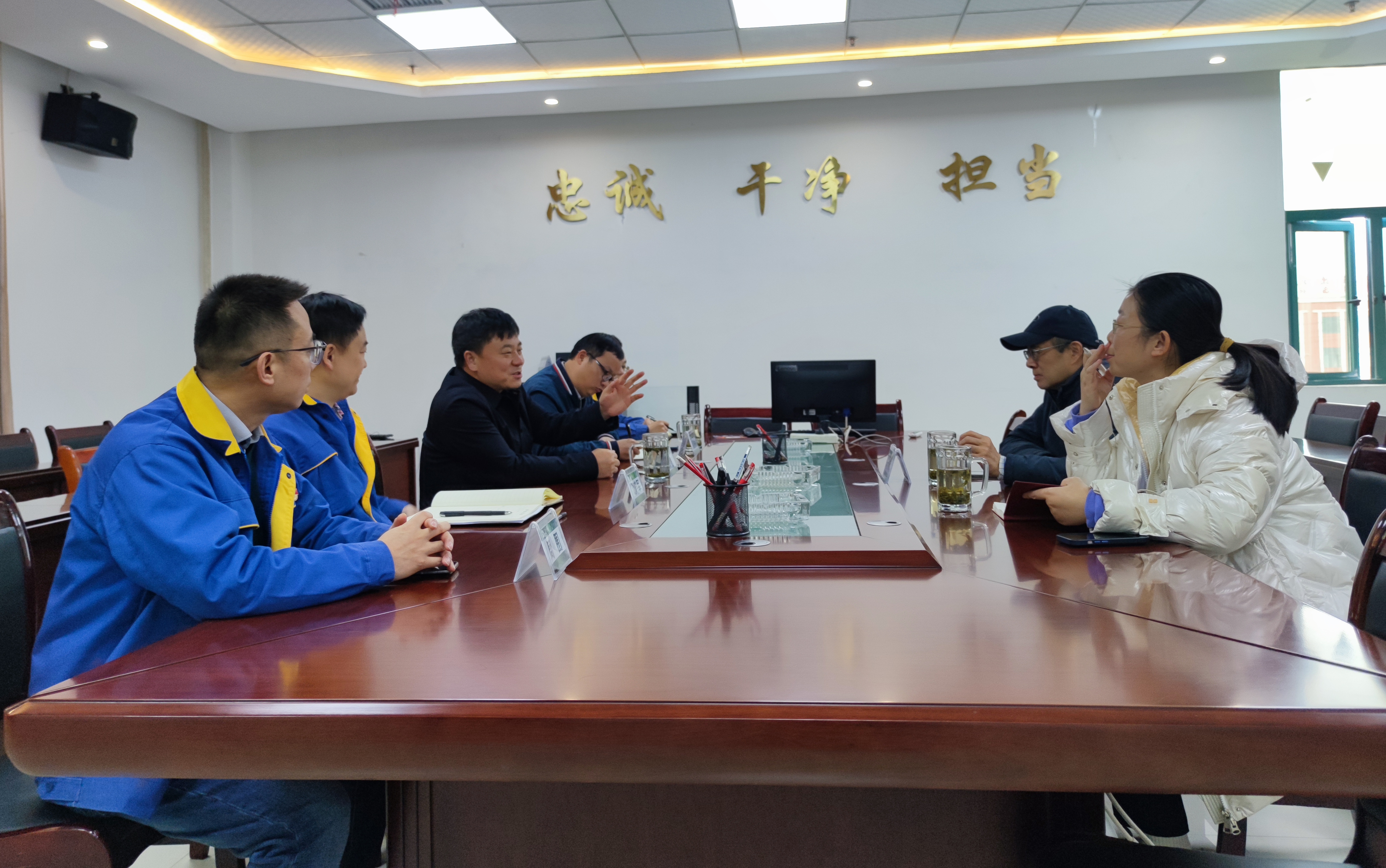 中南大學(xué)副校長李夕兵一行到能礦錳業(yè)調(diào)研“錳冶金渣無害化、資源化綜合利用”項目進展情況