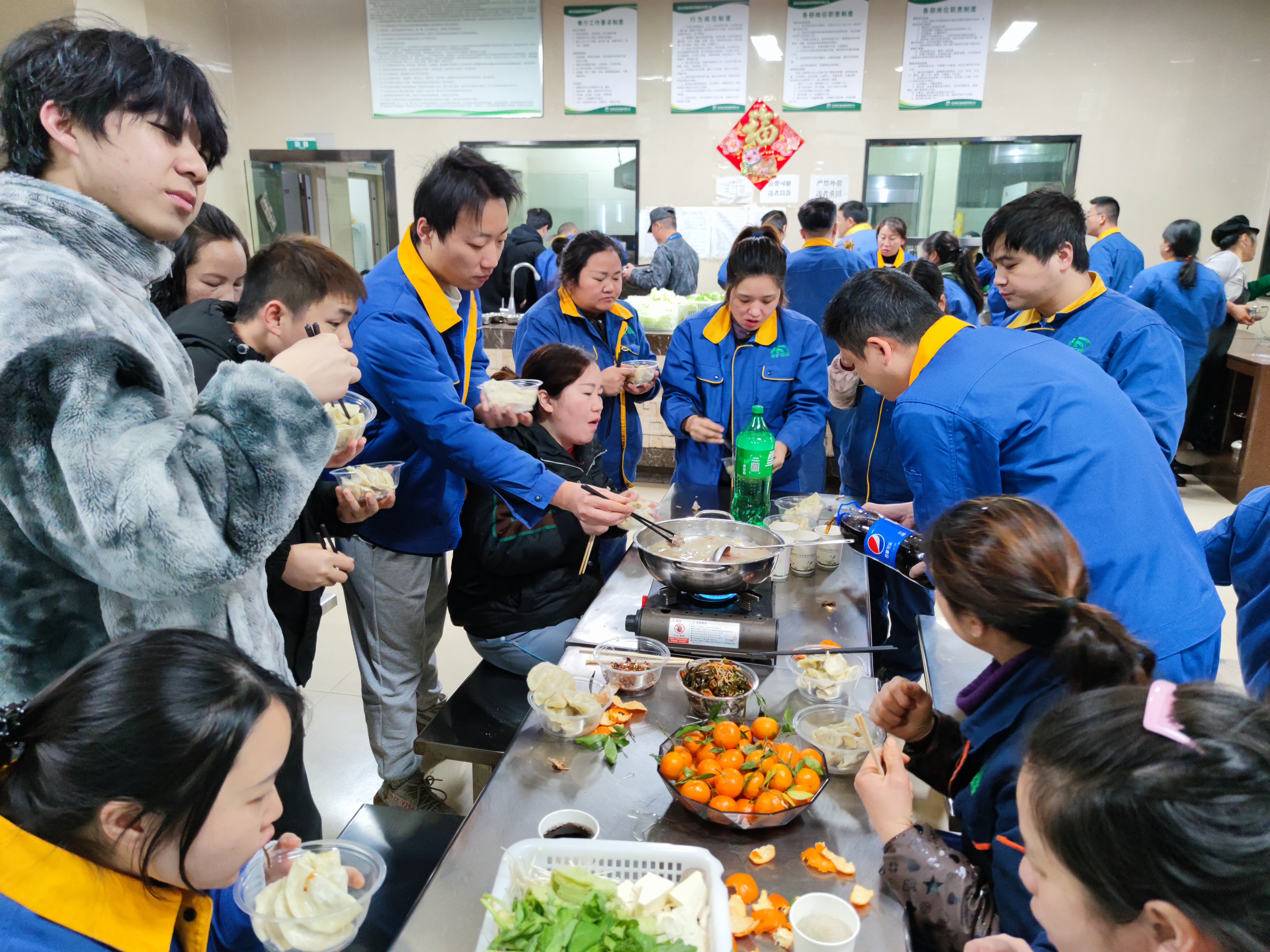 過冬至  人心暖——能礦錳業(yè)工會開展“包餃子、吃羊肉”民俗活動